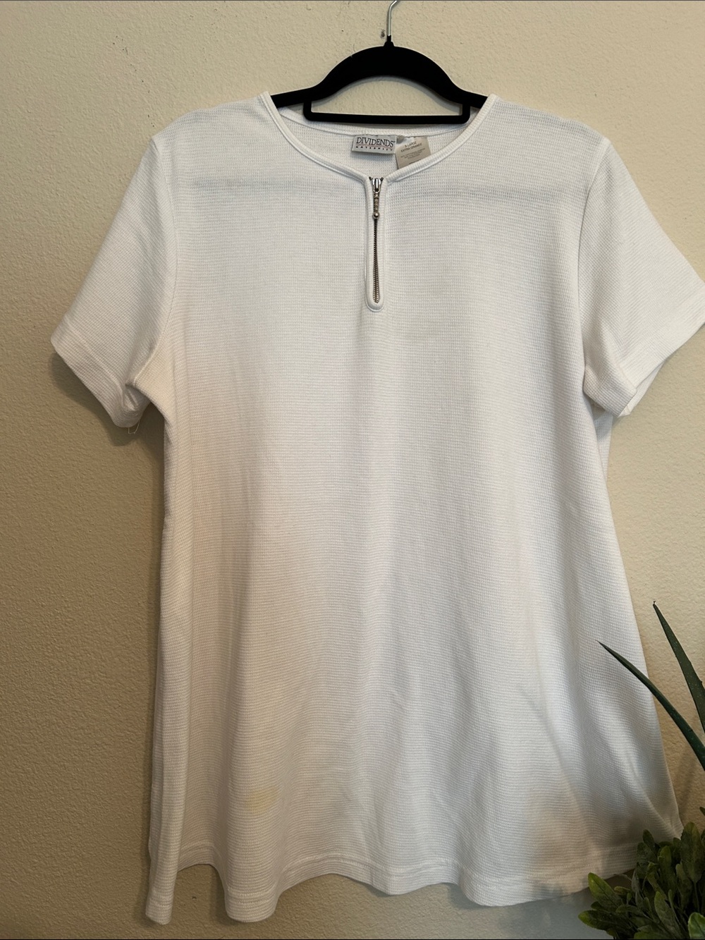 ☀️ 3 $15 Items for $25 ☀️ Dividends White Short Sleeve Maternity Zip-Neck